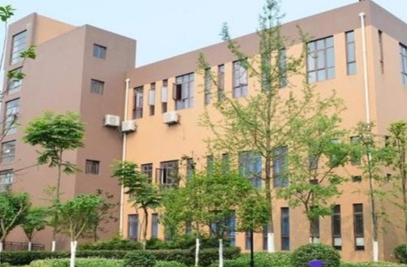 郫县友爱职业技术学校