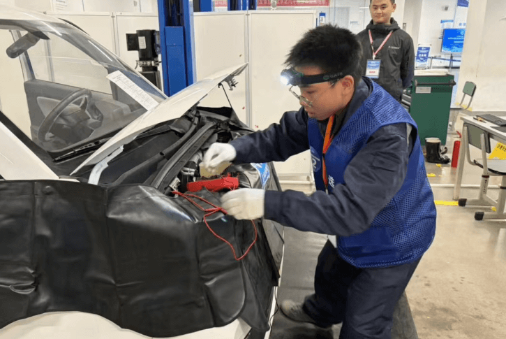 成都石化工业学校 成都石化工业学校