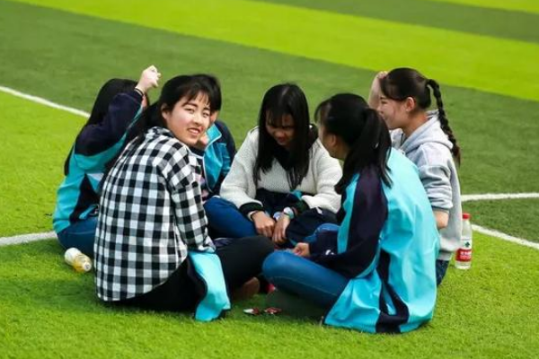 成都中专学校