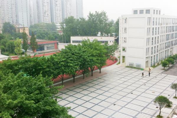 四川省绵阳普明中学