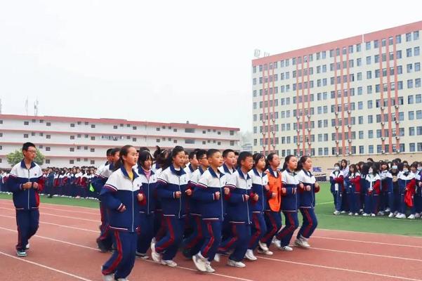 成都市郫都区川科外国语学校