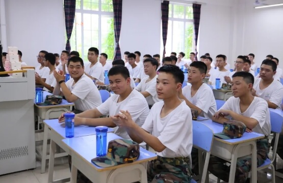 成都泛美航空旅游职业学校