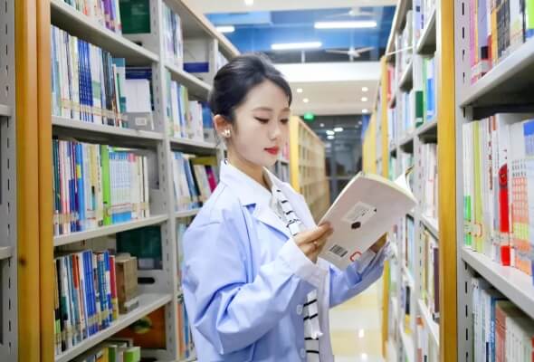 四川天府新区航空旅游职业学院
