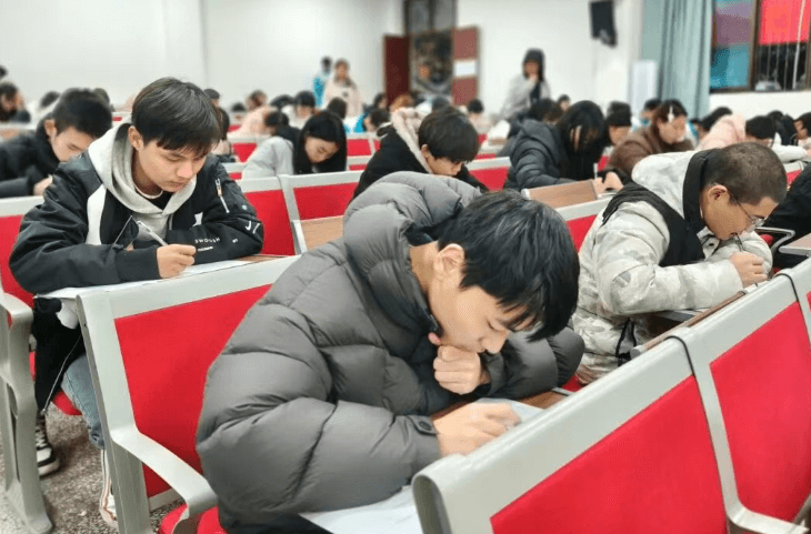 四川国盛技工学校