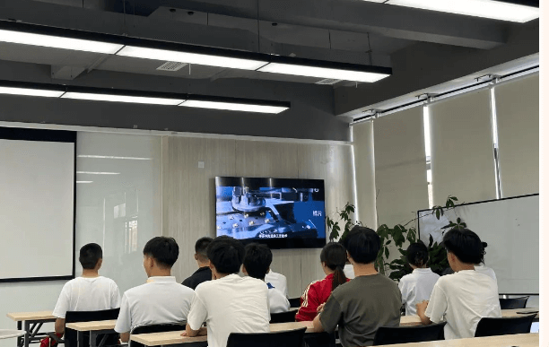 成都市机械高级技工学校