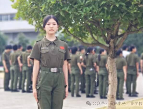 南充电子工业学校
