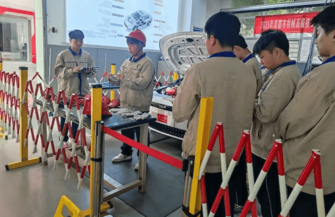 成都市机械高级技工学校