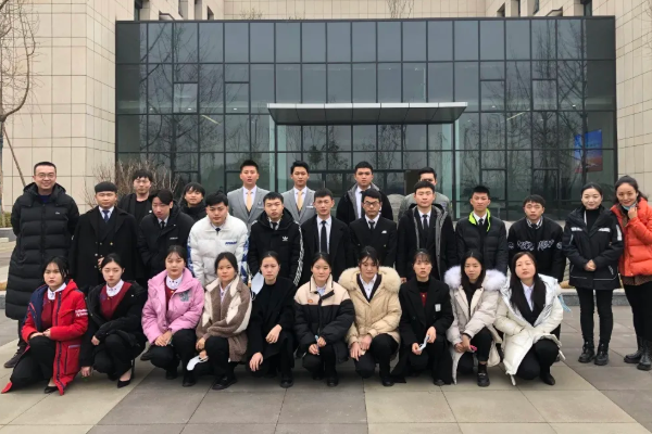 天府新区航空旅游职业学院