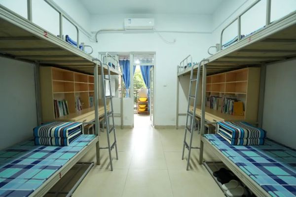 成都华商理工职业学校宿舍
