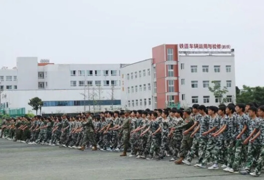 成都万通汽车学校