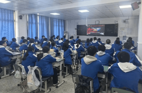 成都电子信息学校