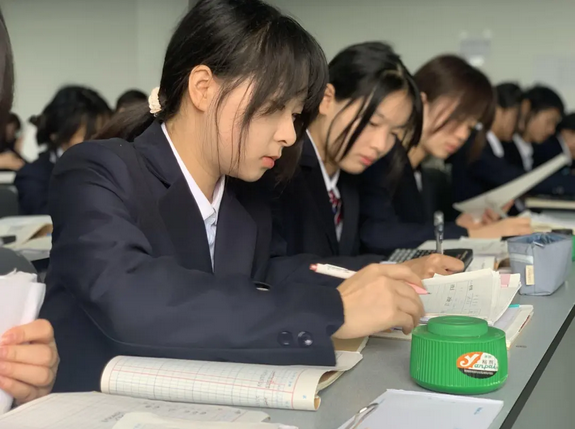 四川矿产机电技师学院
