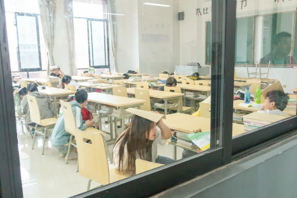 四川经济管理学校