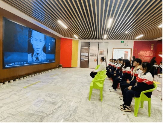 成都铁路卫生学校