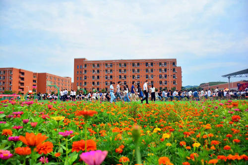四川五月花技师学院