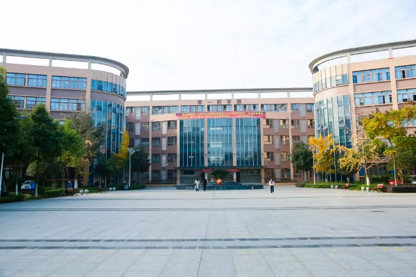 大邑县职业高级中学怎么样