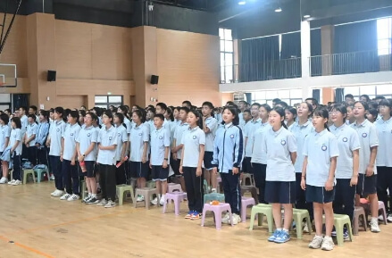 成都新世纪外国语学校