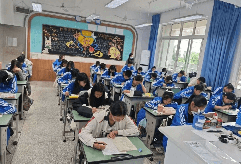 成都电子信息学校