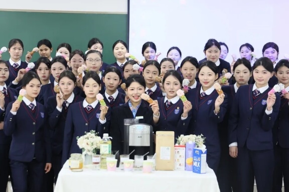 成都泛美航空旅游职业学校