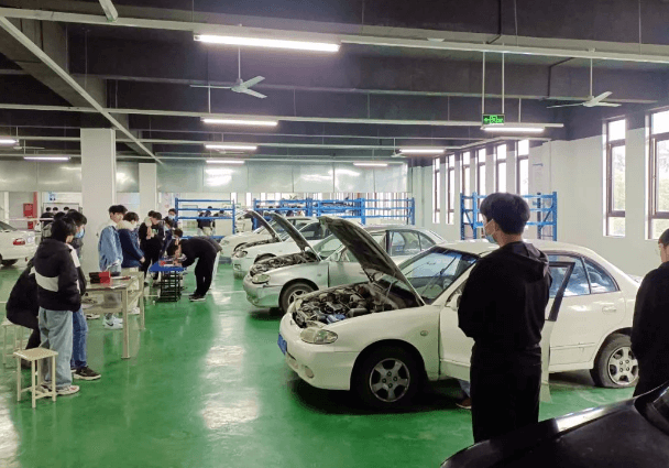 四川希望汽车技师学院