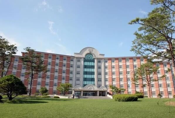 成都泛美航空旅游职业学校