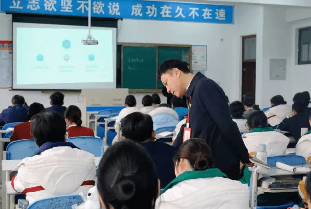 四川天府新区航空旅游职业学院