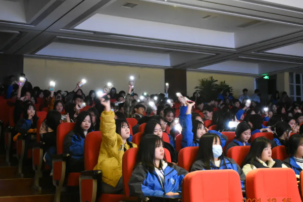 自贡职业学校乱吗