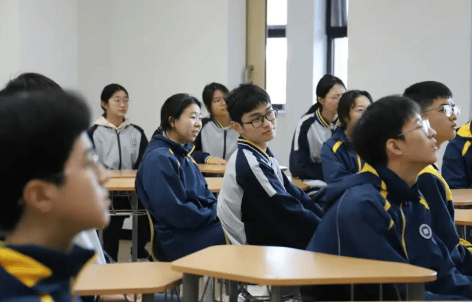 都江堰市领川万汇实验学校