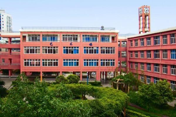 崇庆中学怎么样