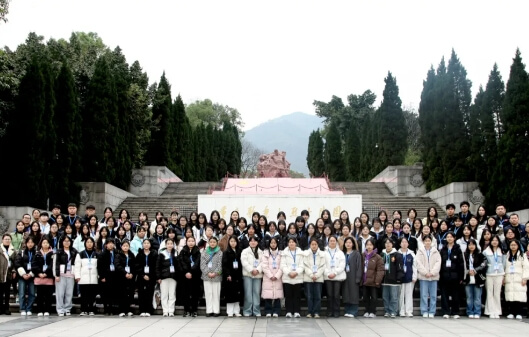 成都铁路卫生学校