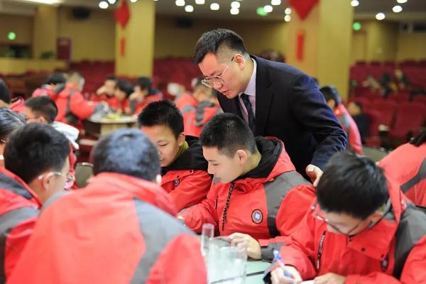 成都领川外国语学校师生