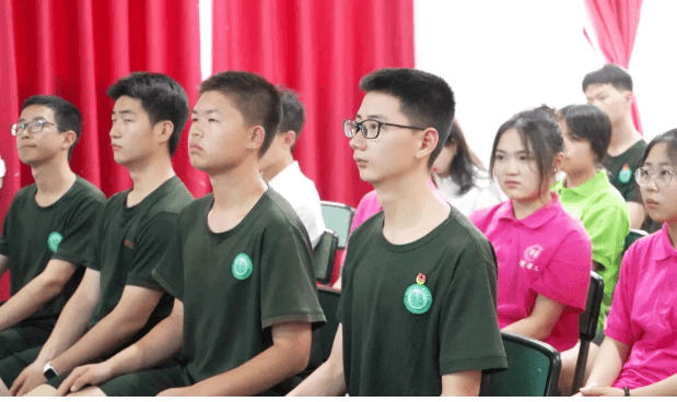 成都华商理工职业学校