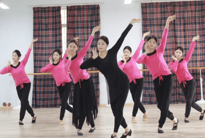 成都泛美航空旅游职业学校