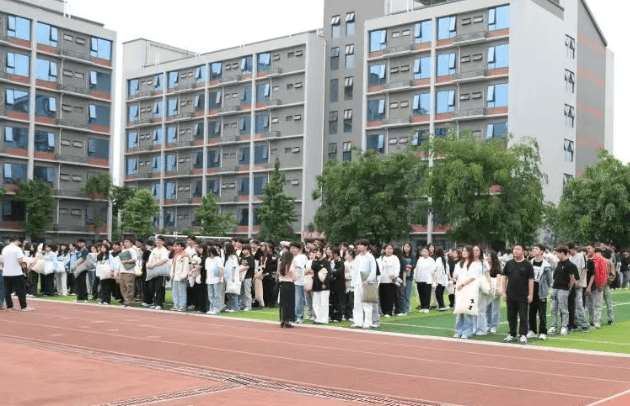 川绵高技校 川绵高技校