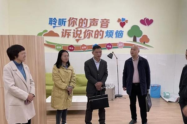 龙泉二中心里咨询室