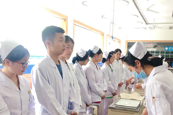 成都华大医药卫生学校招生简章