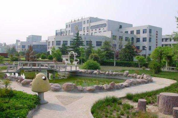 郫都区友爱职校教学好吗