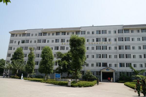 崇庆中学
