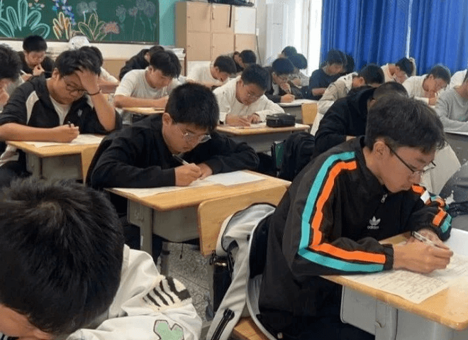 成都电子信息学校