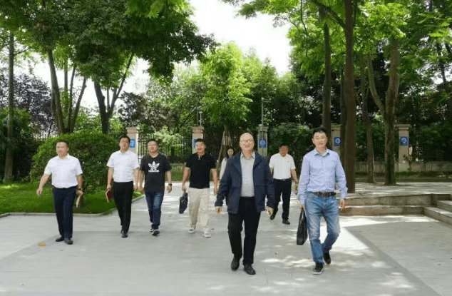 成都石化工业学校 成都石化工业学校
