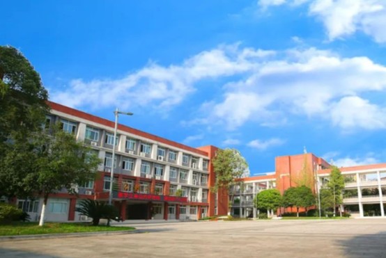 新津实验高中校园环境 新津实验高中校园环境
