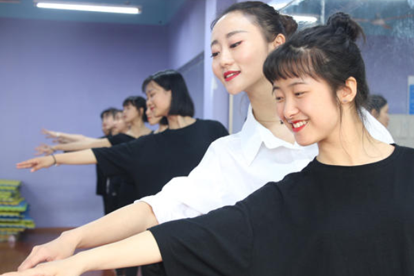 初中毕业上职业学校
