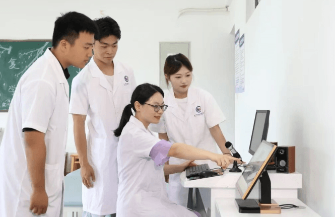 四川中医药高等专科学校