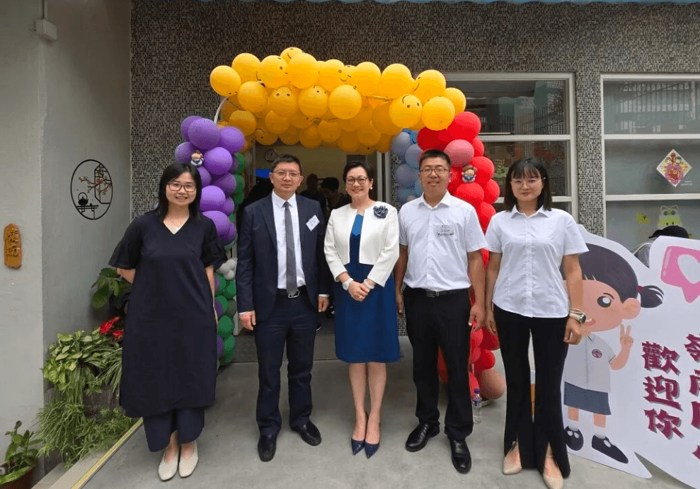 成都佳兴外国语学校