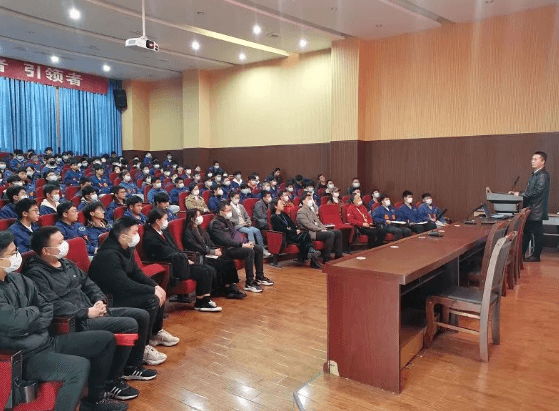 四川矿产机电技师学院