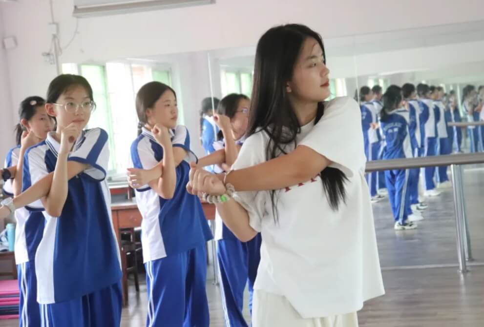 成都佳兴外国语学校