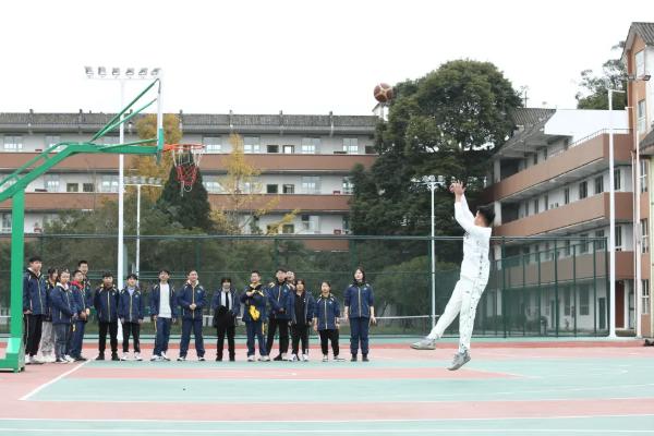 都江堰市领川实验学校