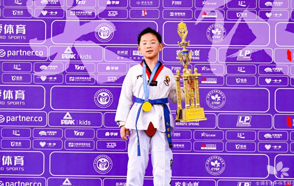 成都市郫都区川科外国语学校