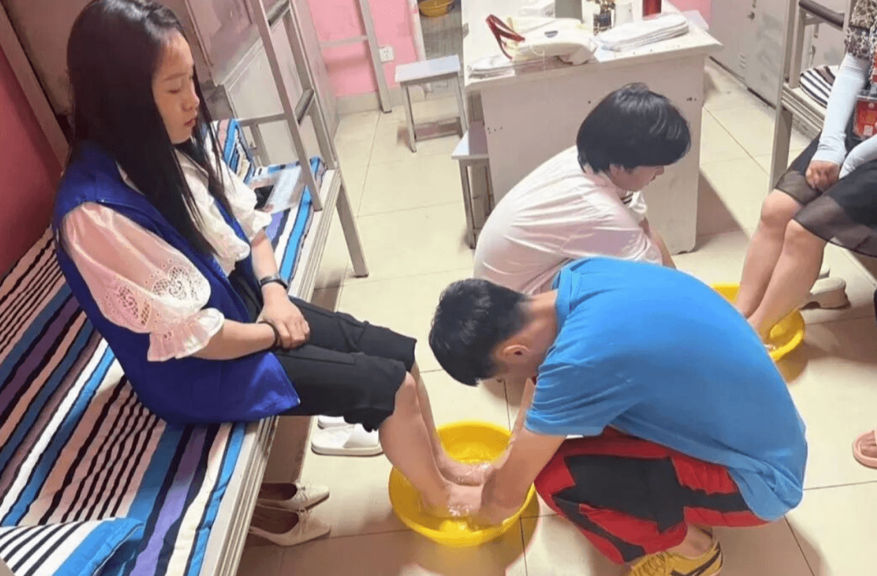 成都华商理工职业学校