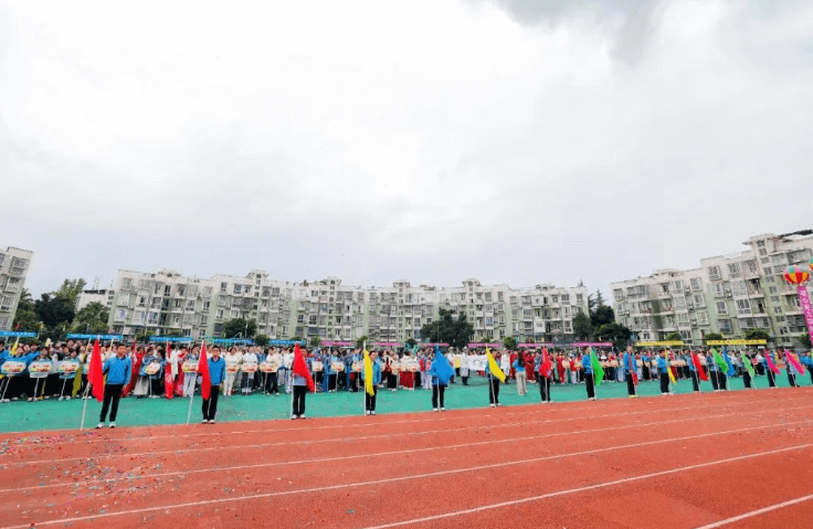 成都市龙泉驿区师一中学校 成都市龙泉驿区师一中学校